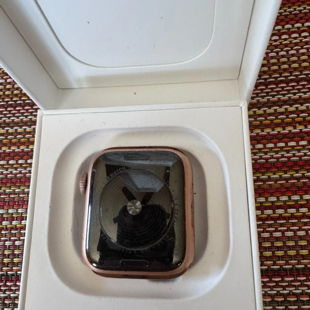 Apple Watch Generation 1 SE Rose Gold